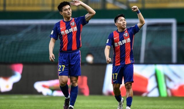 体育平台-朱建荣双响难救主 青岛队防线顽疾让吴金贵也无奈