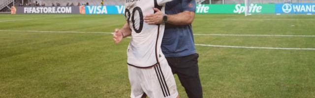 官方入口-技不如人该怎么踢？德国队向德国U17学着点！